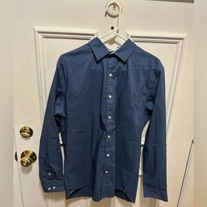 Van Heusen Navy patterned Button-Down Shirt Men’s Medium